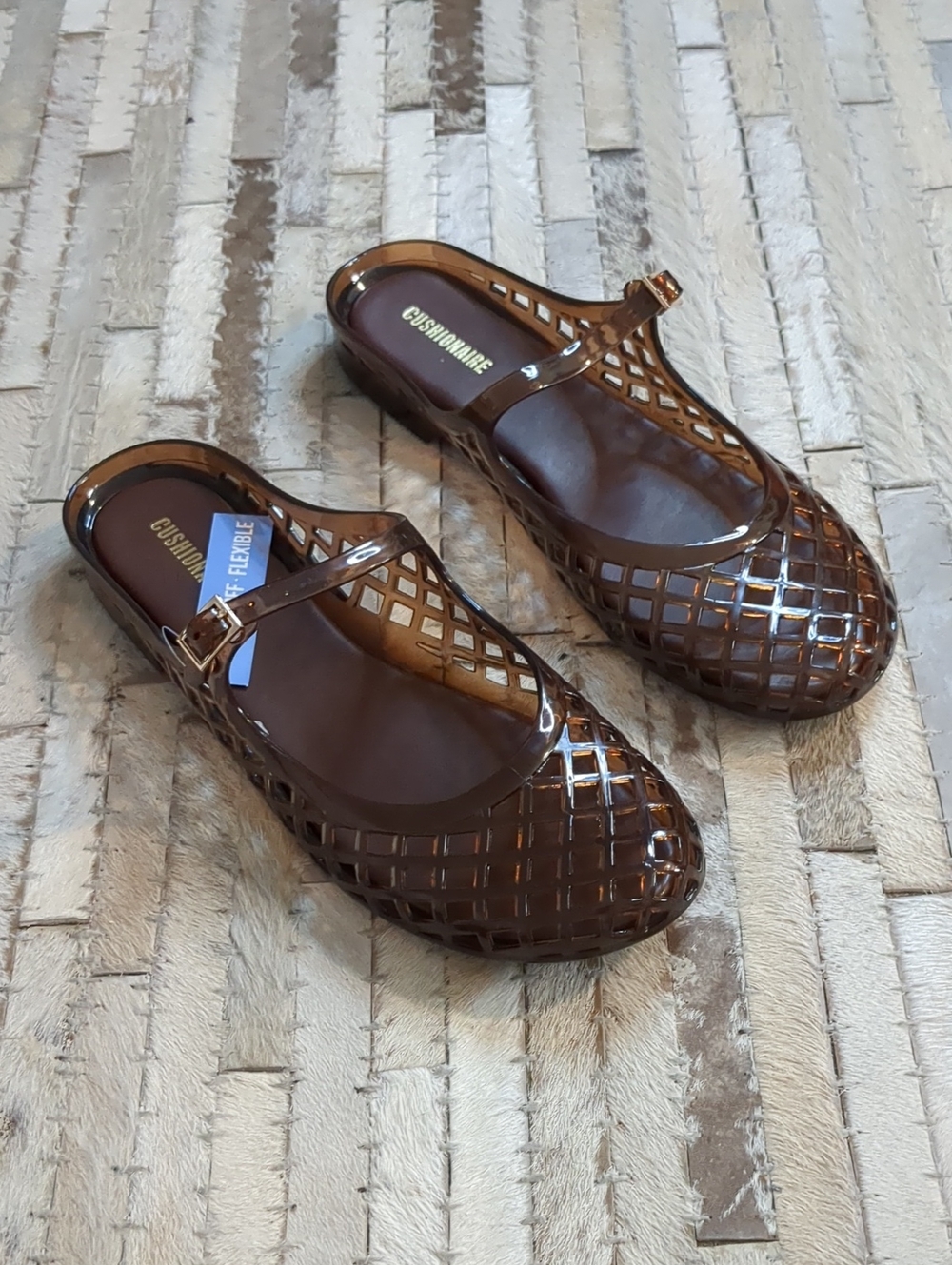 Cushionaire Java Clear Chocolate Women's Size 9 Jelly Flats